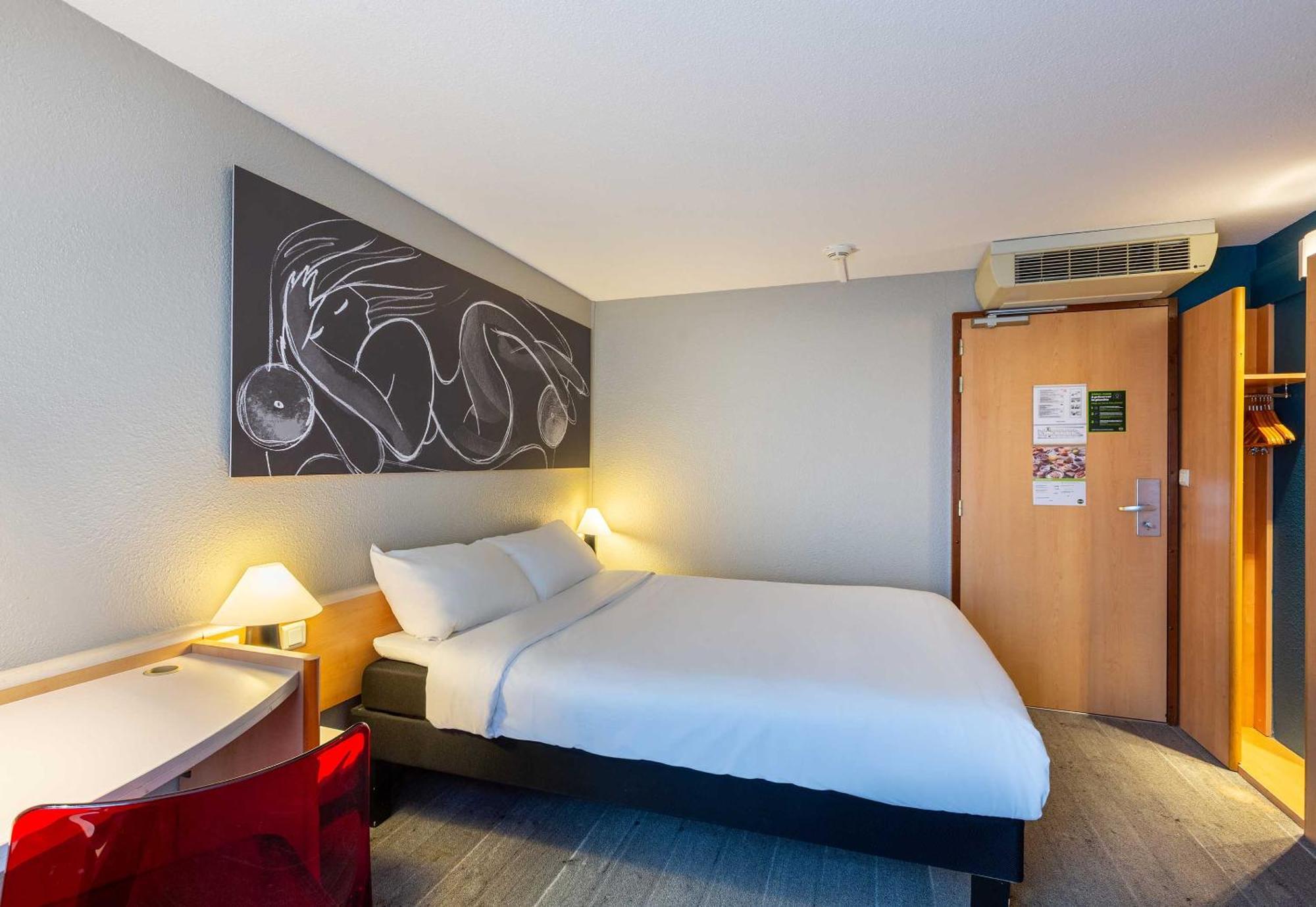 B&B Hotel Orleans Centre Foch Экстерьер фото